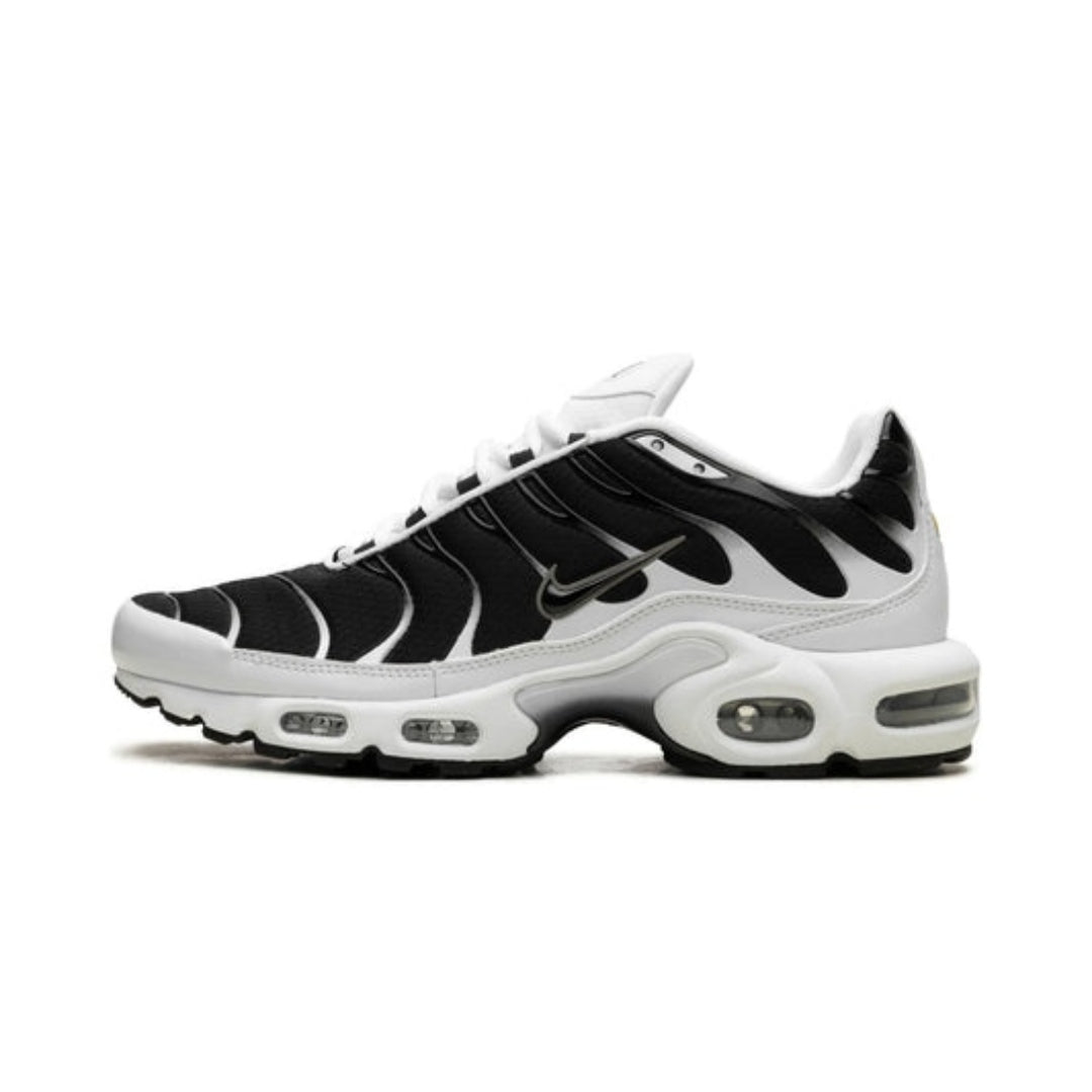 Nike Air Max Plus "Black / White"