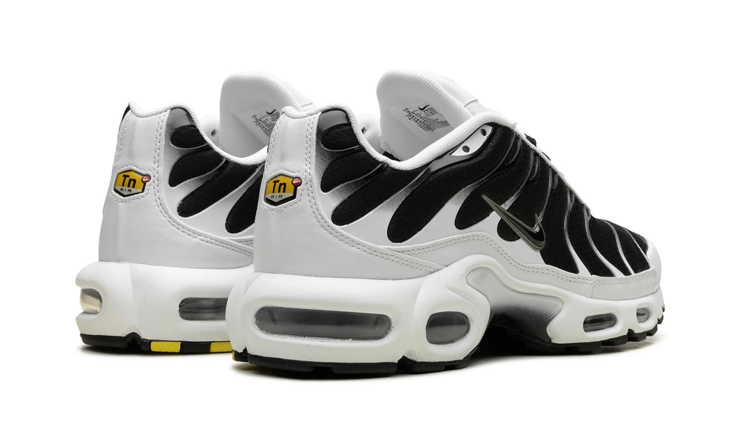 Nike Air Max Plus "Black / White"